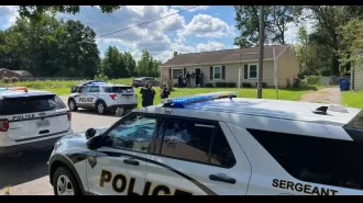 A toddler in the USA shot his mother's boyfriend by accident.
