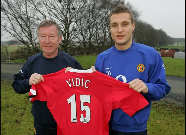 Liverpool almost signed Man Utd's Vidic, according to Benitez.