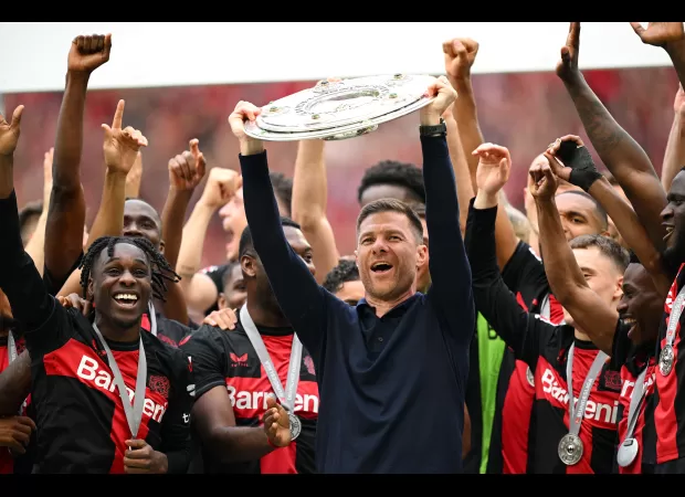 Rafa Benitez confirms Xabi Alonso was set to join Arsenal.