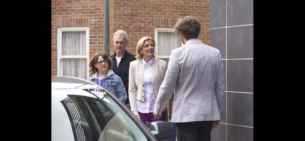Leanne finally sees Rowan's true character in Coronation Street and is unsettled by it.