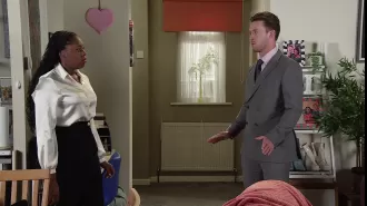 Joel wants to harm Dee-Dee on Coronation Street, but she outsmarts him.