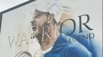 Andy Murray, who learned to play tennis in Dunblane, has been recognized with a 20ft mural at the local tennis club.