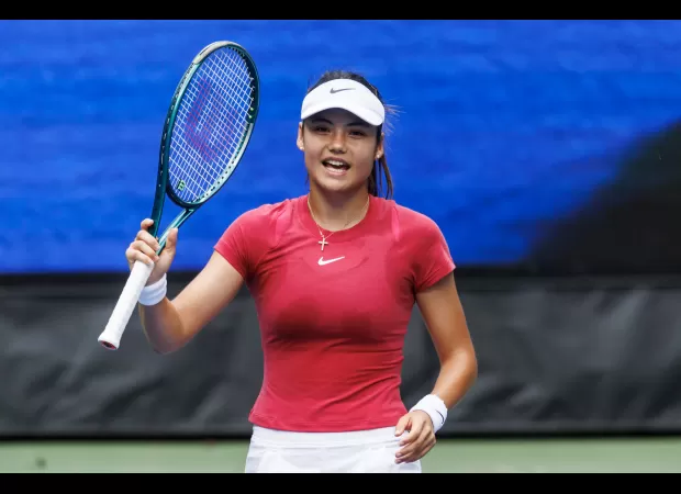 Emma Raducanu, a British tennis player, cautions her opponents in the US Open that she is not afraid to be aggressive on the court.