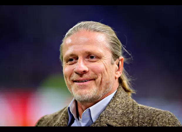 Arsenal player urged to switch to rival Premier League team before transfer deadline due to dissatisfaction.