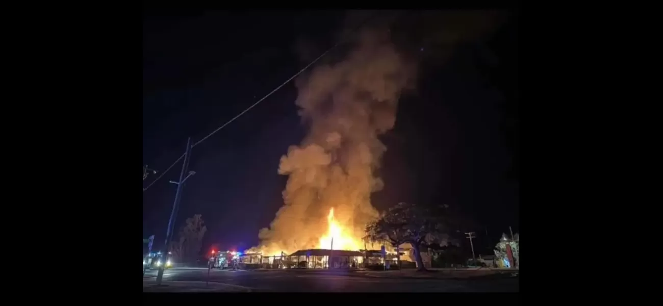 Pub in Queensland catches fire and is destroyed.