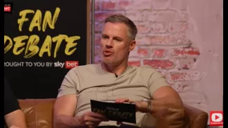 Carragher thinks Man Utd will make surprising deal for Chelsea player.