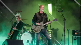 2000s rock stars cancel all 2024 concerts due to lead singer requiring urgent medical treatment.