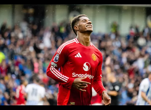 Man Utd players get low ratings in Brighton game, especially Marcus Rashford, as they lose to Erik ten Hag's team in final minutes.