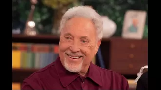 Tom Jones insults 60s singer and revives 40 year long conflict.