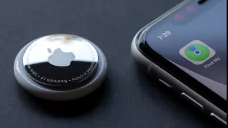 A woman uses AirTag to catch thieves by mailing it to herself.