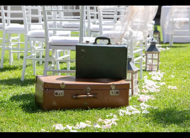 I accepted my friend's wedding invitation, but I received a more appealing invitation.