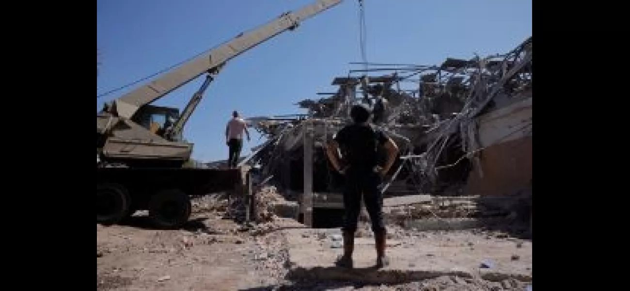 Russian attack on Ukraine results in 4 deaths and 37 injuries.