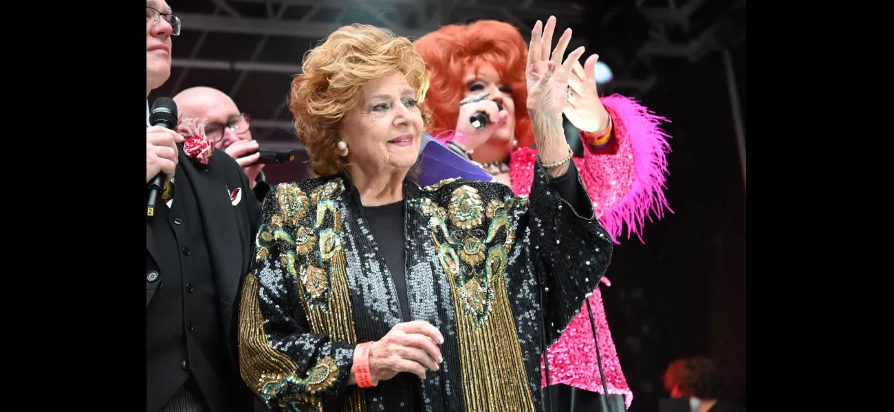 Legendary Coronation Street star Barbara Knox delivers heartfelt message after tearful final episode.