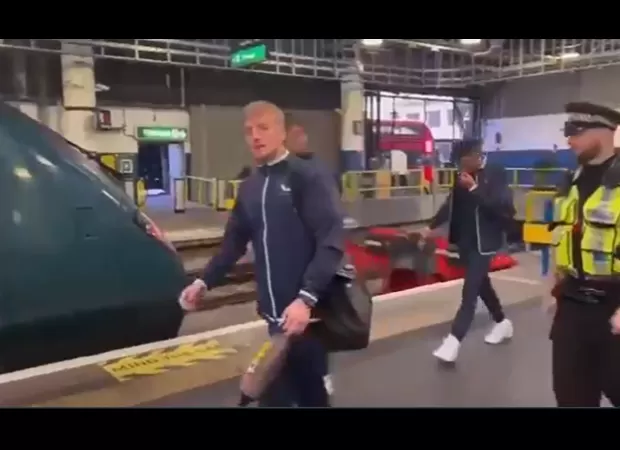 Everton player criticizes fans for verbally attacking players as they boarded the train following a loss to Tottenham.