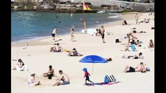 Australia sees record high winter temperature as season draws to a warm close.
