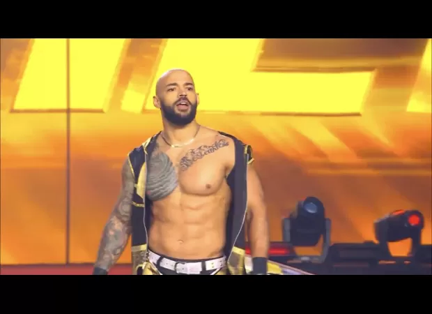 AEW wrestler sends strong message to ex-WWE champ after unexpected entrance.