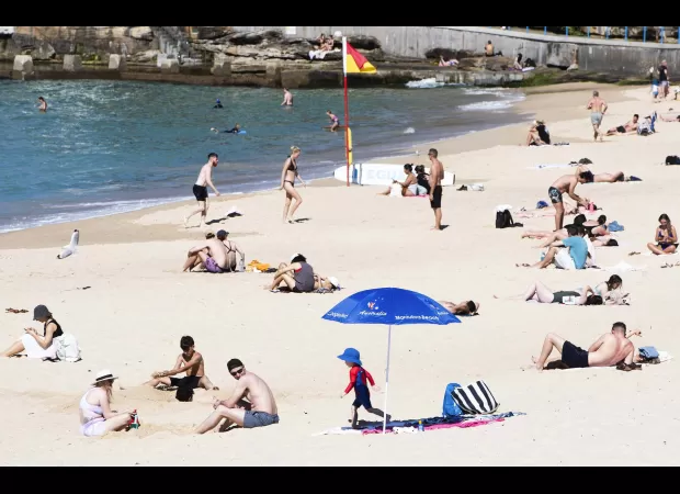 Australia sees record high winter temperature as season draws to a warm close.