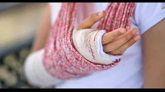 British people prefer to take care of their own injuries and create makeshift slings because they are afraid of long waits in hospitals.