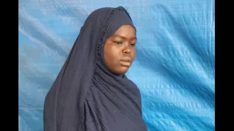 A teenager's mother is murdered, and she was forced to abandon her body on the side of the road.