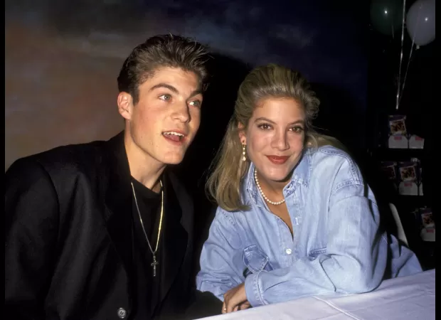 Famous 90s TV stars were separated for almost 2 decades because of their former partners.