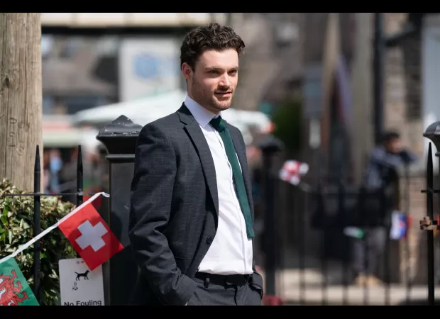 Phil and Johnny from EastEnders team up to find and stop a murderer.