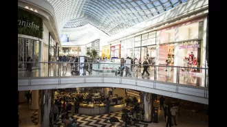Experts warn that retail in Australia is currently facing a recession.