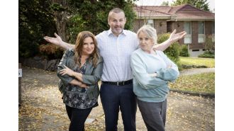 A famous TV actor from the 90s is content with retiring from acting after leaving their iconic role.