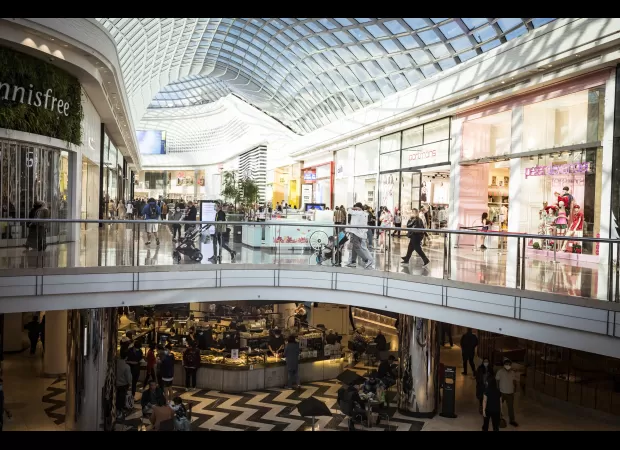 Experts warn that retail in Australia is currently facing a recession.