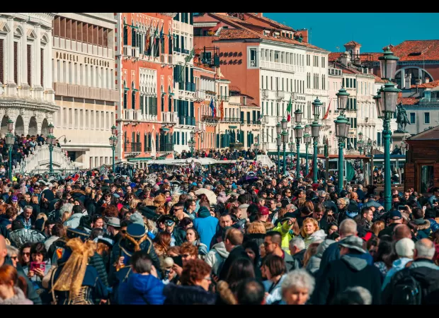 Australians travelling abroad cautioned about bird flu