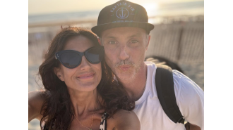 TV lovebirds post adorable photo from vacation