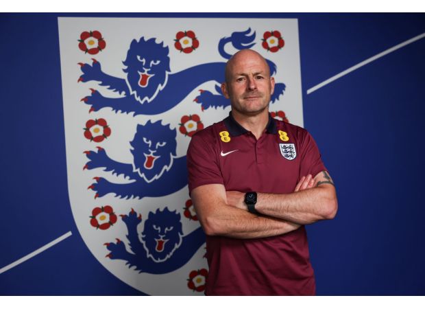 Carsley shocks with three unexpected choices in his debut England squad announcement.