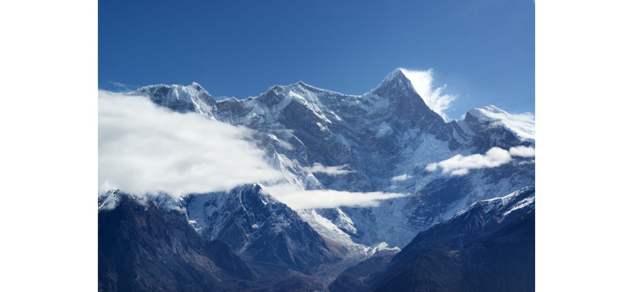 Researchers find ancient viruses in ice of Himalayan mountains, some dating back 41,000 years.