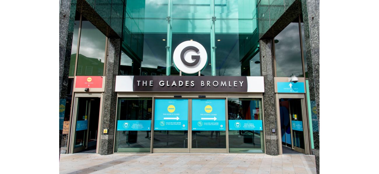 Shop complex closed and cleared out because of 'safety issue'.
