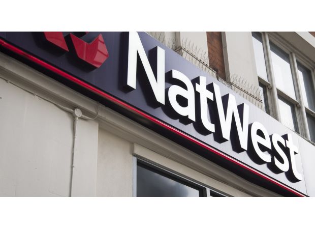 Natwest mobile app is malfunctioning, causing customers to be unable to access their accounts.