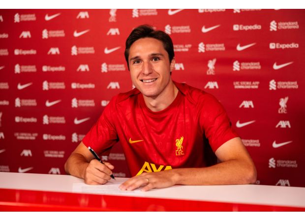 Arne Slot addresses Chiesa's injury history and potential debut for Liverpool.