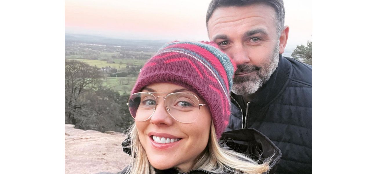 90s television stars unite once more for the wedding of a famous celebrity.
