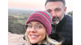 90s television stars unite once more for the wedding of a famous celebrity.