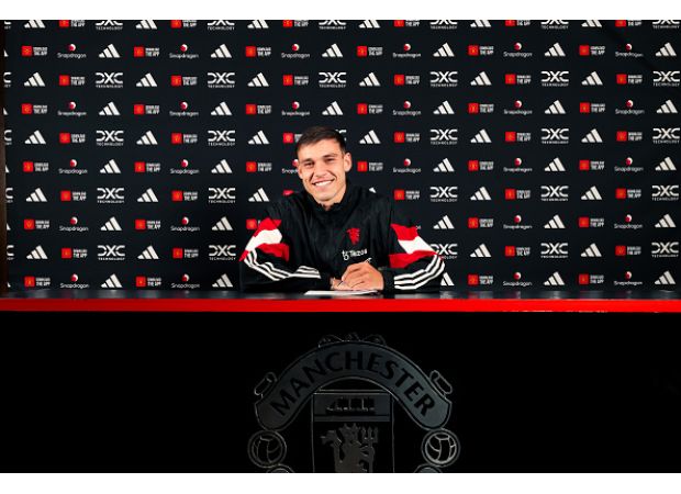 Man Utd officially sign midfielder Manuel Ugarte from PSG.