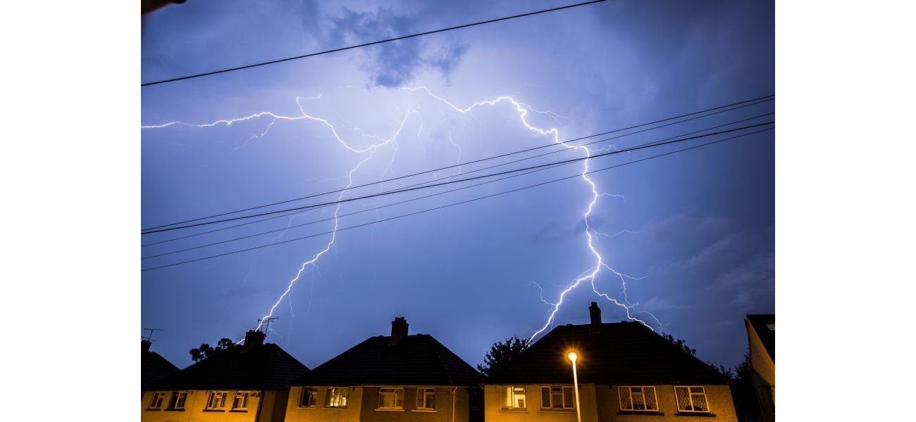 Thunderstorm warning issued as map tracks potential lightning strikes