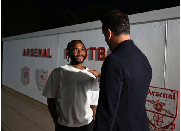 Ex-Arsenal player disagrees with choice to bring Raheem Sterling from Chelsea to team.