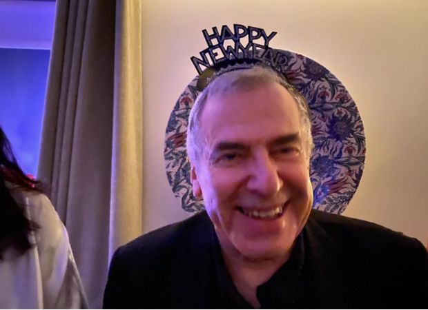 Phil Swern, a beloved figure at BBC Radio 2, has passed away at the age of 76. Tributes are pouring in, led by Ken Bruce.