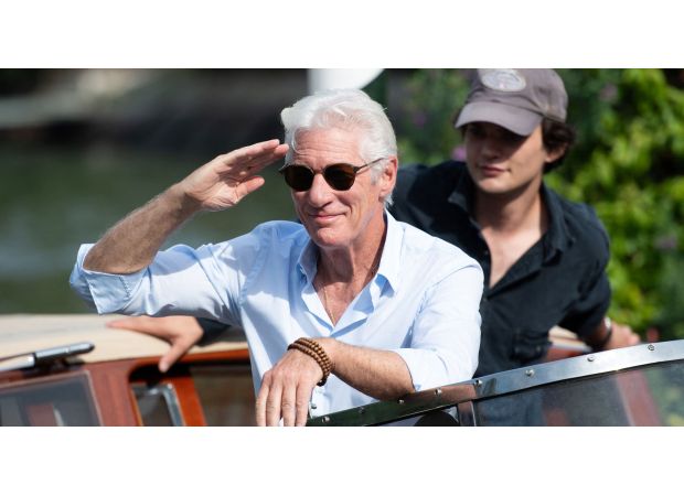 75-year-old actor says his iconic romantic lead role was not given enough depth in the script.