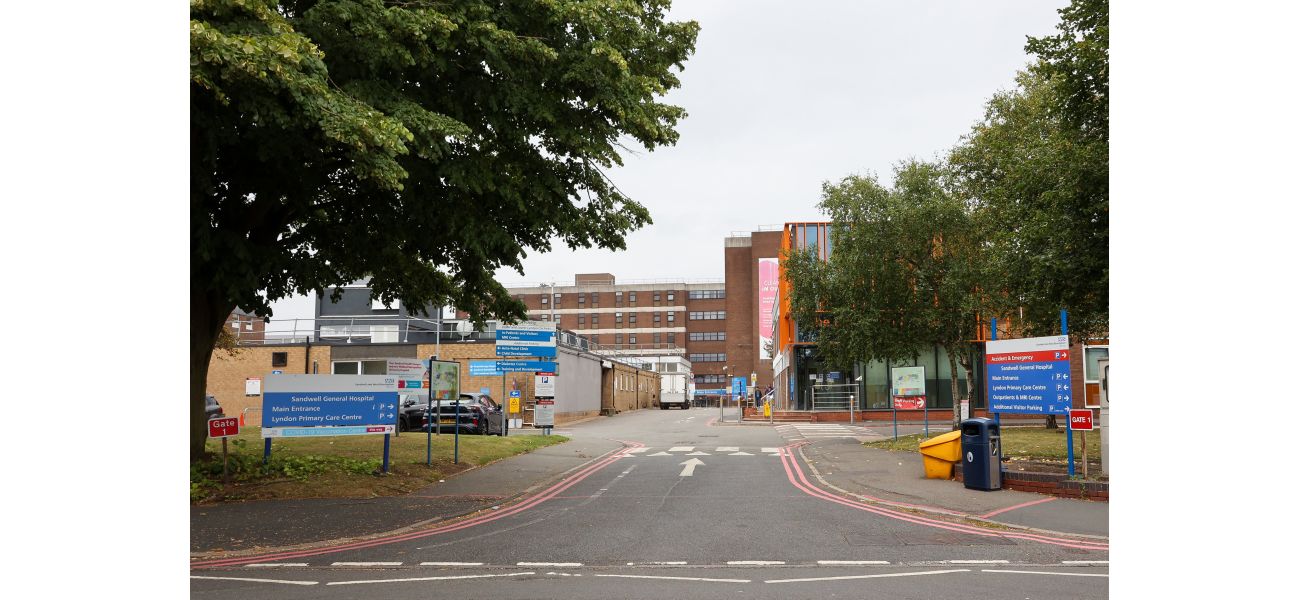 Man died in hospital cafe for 3 hours, went unnoticed.