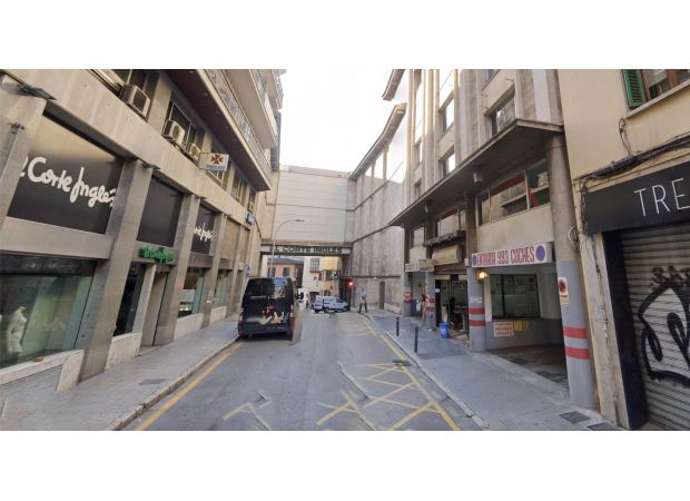 A British person died after they fell off the sixth floor of a car park in Majorca.