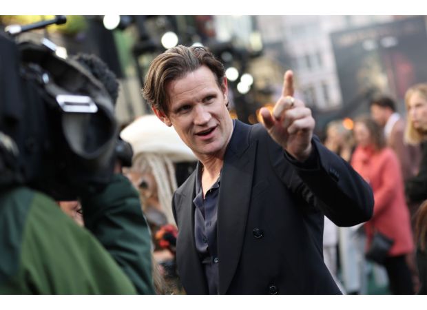 Actor Matt Smith criticizes the use of trigger warnings in film and television, stating that it reduces the complexity of the medium.