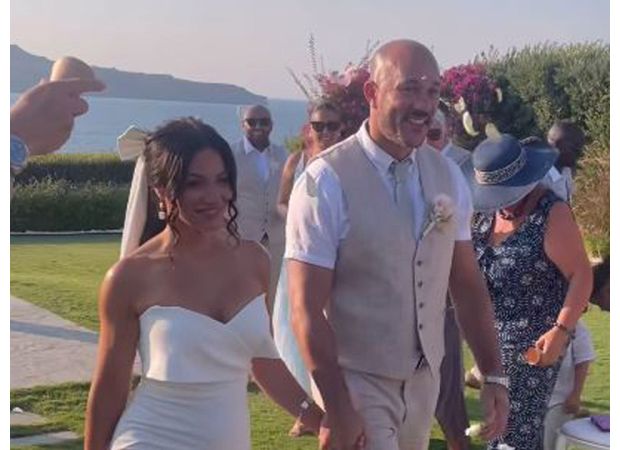 Coronation Street actress Saira Choudry ties the knot after 25 years with her partner.