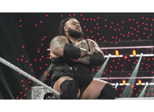 WWE wrestler removed from Raw due to health concerns just before the show.