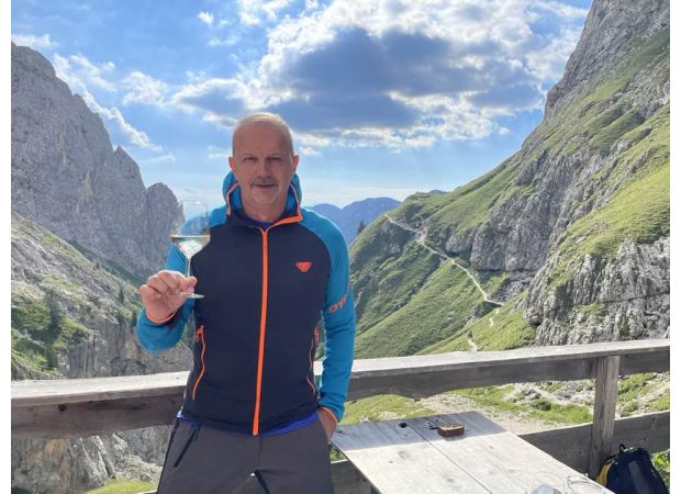 The CEO of Audi dies in a mountain climbing accident, falling 10,000ft.