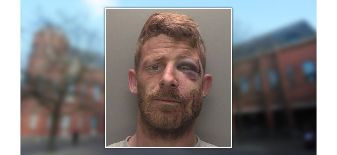 People intervened and knocked out a violent bully who was assaulting his girlfriend.