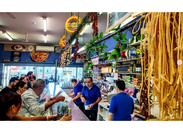 People waiting for an hour for a $15 sandwich - why?